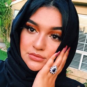 Meet your Posher, Ola